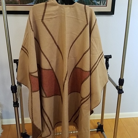 Antthony Poncho - Picture 3 of 4